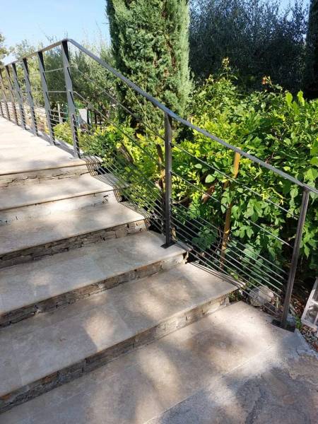 Fabrication et pose de garde corp en acier à Tourves dans le var.