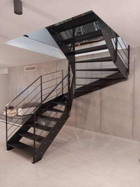 Réalisationd 'un escalier double quart tournant en acier 