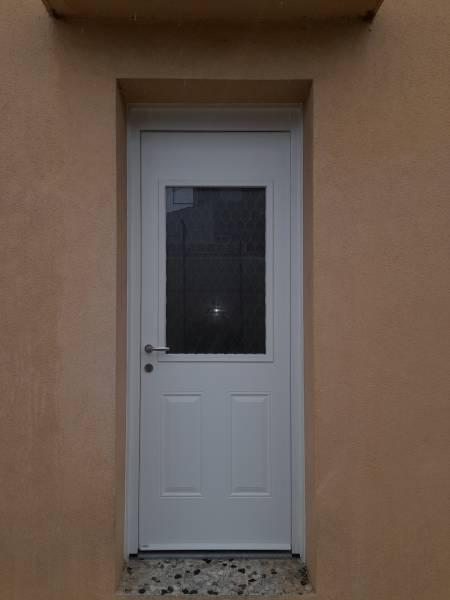 porte alu sur mesure avec vitrage intégré Vitrolles