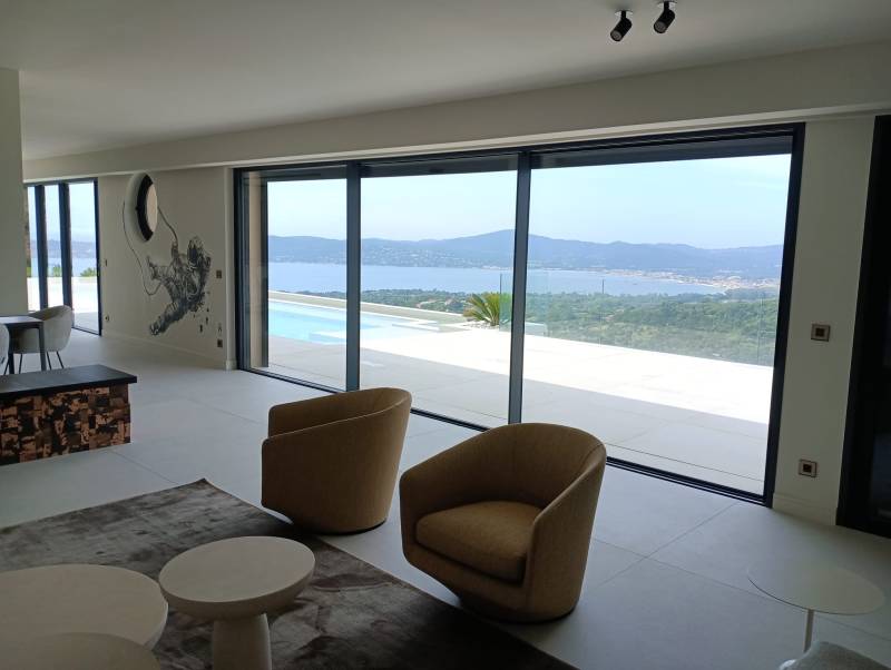 baie vitrée minimaliste