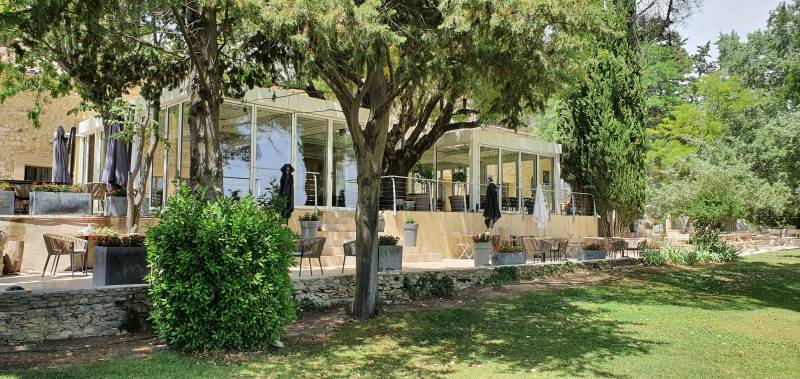 Pergola bioclimatique à la Bastide de Venelles près d’Aix-en-Provence