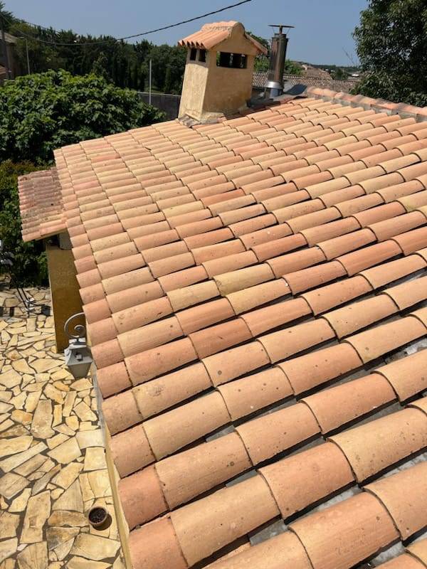 Nettoyage et hydrofuge d'une toiture à Aix en Provence 