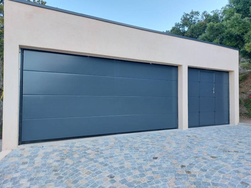 installation porte de garage sectionnelle Aix en Provence
